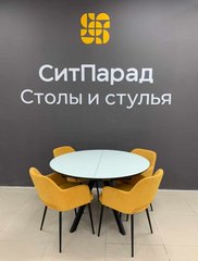 Продавец консультант столов и стульев